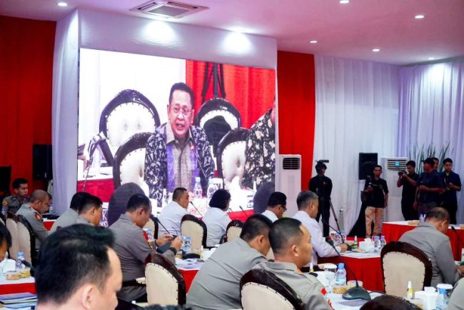 Bamsoet Minta Polri Tindak Tegas Oknum Ormas Ganggu Keamanan dan Investasi Bamsoet Minta Polri Tindak Tegas Oknum Ormas Ganggu Keamanan dan Investasi