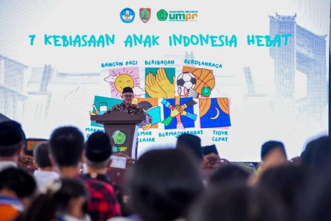 Mendikdasmen Canangkan Gerakan 7 Kebiasaan Anak Indonesia Hebat di Kalimantan Tengah Mendikdasmen Canangkan Gerakan 7 Kebiasaan Anak Indonesia Hebat di Kalimantan Tengah