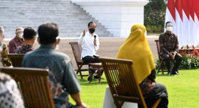 Serahkan BPUM, Presiden Jokowi Dorong Pelaku Usaha Mikro Tidak Putus Asa di Tengah Pandemi