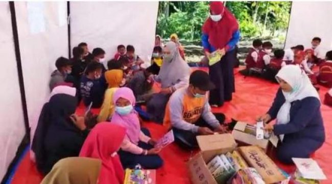 Pastikan Layanan Pendidikan Tidak Berhenti, Kemendikbudristek Salurkan Bantuan Korban Erupsi Semeru