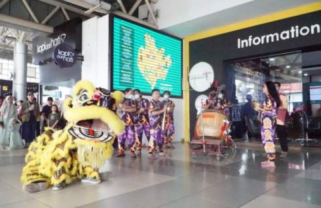 Tahun Baru Imlek, Bandara-Bandara AP II Hadirkan Barongsai, Lampion dan Kue Keranjang 