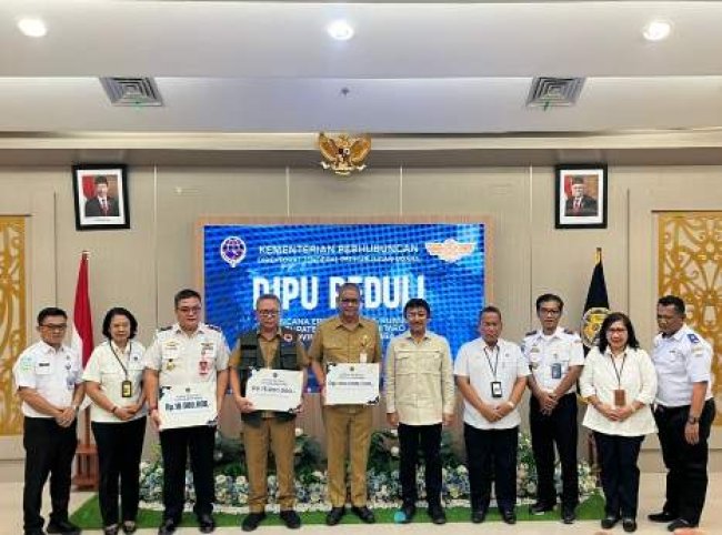 Ditjen Perhubungan Udara Berikan Bantuan kepada Warga Terdampak Erupsi Gunung Ruang