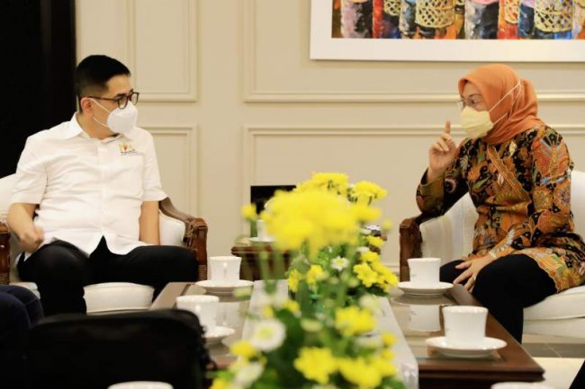 Menaker Minta KADIN Terapkan Struktur dan Skala Upah