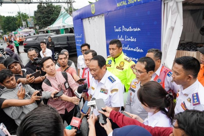 Wamenhub Suntana Pantau Lalu Lintas di Pos Gadog Puncak Bogor: Pastikan Jalur Puncak Lancar dan Aman
