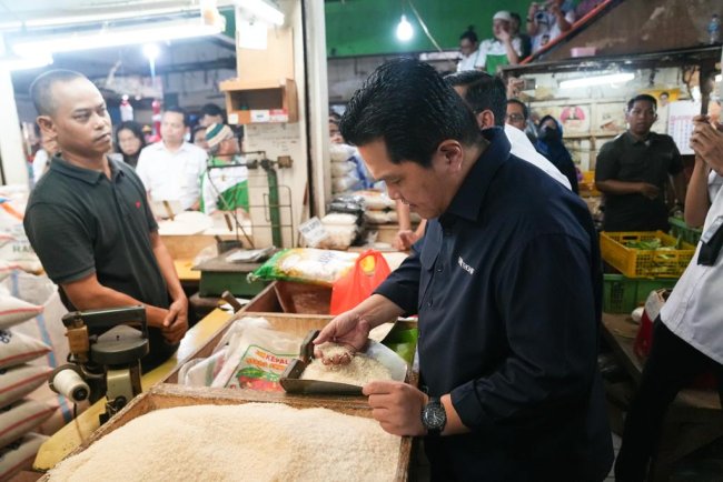 Cek Pasar Induk Cipinang, Erick Thohir: Wasit Aja Ketangkep, Apalagi Penimbun Beras