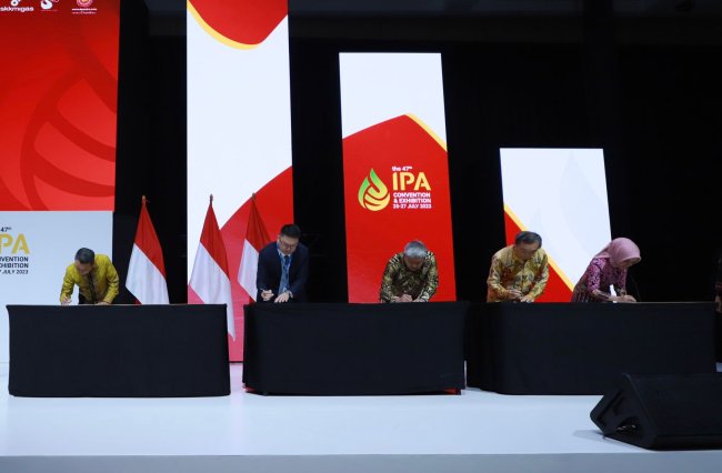 Pertamina-Petronas Teken Perjanjian Jual Beli dengan Shell untuk 35 Persen Kepemilikan Blok Masela