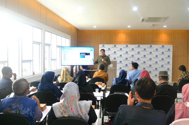 Universitas Paramadina dan MGMP Ekonomi DKI Jakarta Gelar ToT Literasi Ekonomi dan Keuangan Digital