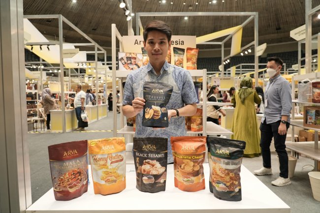UMKM EXPO(RT) BRILIANPRENEUR 2023 Bawa Keripik Tempe Go International Raih Kontrak Dari Singapura
