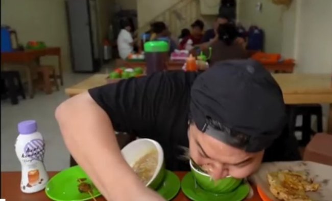 Food Vlogger Nex Carlos Viral Gegara Kecelakaan Saat Review Makanan