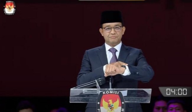 Anies Singgung Soal Bansos Hingga Ungkap Ada 45 Juta Penduduk Belum Bekerja dengan Layak