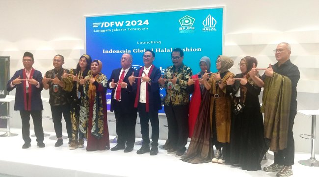 BPJPH, Industri Tekstil dan Designer Luncurkan Indonesia Global Halal Fashion 2024
