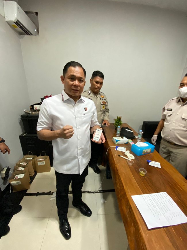 Perwira Ditresnarkoba Polda Jambi Jalani Tes Urine Secara Mendadak, Ada Apa?