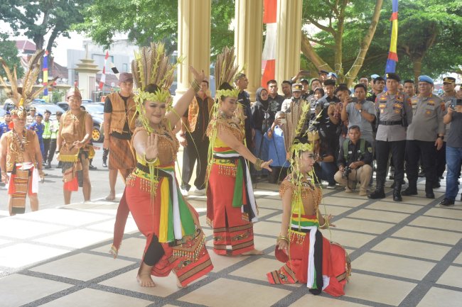 Apel Silaturahmi Kebangsaan, Suku Dayak Kalimantan Tengah Sambangi Suku Anak Dalam Jambi