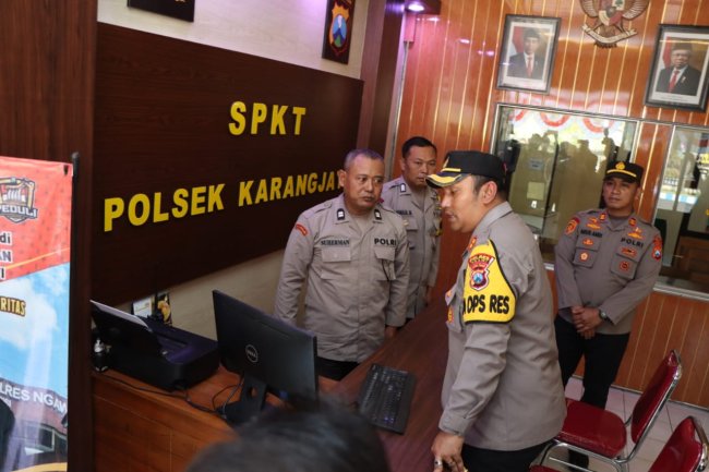 Beri Semangat Anggota, Kapolres Ngawi Kunjungi Polsek Karangjati