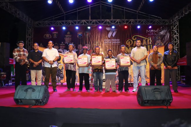 Keren! Tingkatkan Ekonomi Bagi Pelaku UMKM, Polres Ngawi Sediakan 200 Stand Pasar Murah