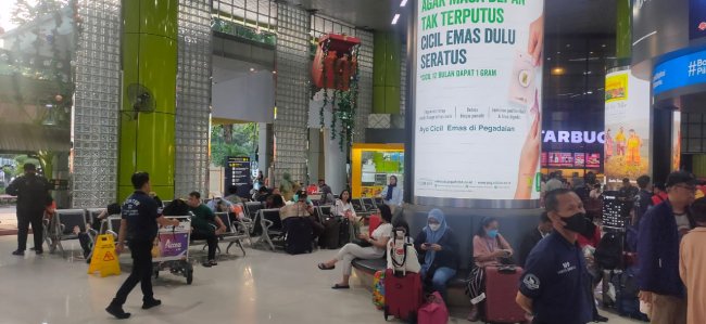 KA Jarak Jauh Keberangkatan dan Menuju Stasiun Gambir Berhenti di Stasiun Jatinegara. Berikut Daftarnya!