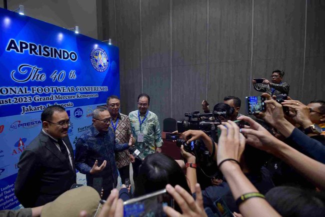 Mendag Zulkifli Hasan Optimis Pangsa Ekspor Alas Kaki Indonesia ke Pasar Global Terus Meningkat
