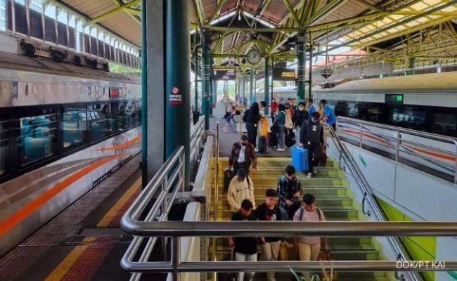 Penjualan Tiket KA Nataru Tembus 2.7 Juta