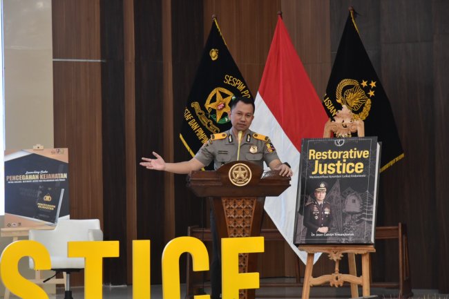 Launching Buku dan Bedah Buku Karya Peserta Didik Sespimti 33 Jean Calvijn Simanjuntak