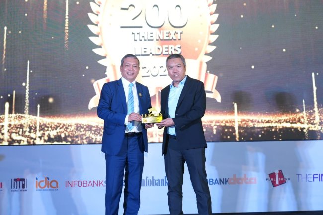 Sukses Jalankan Transformasi, BRI Raih 6 Penghargaan, Dirut Sunarso Dinobatkan Sebagai ‘CEO of The Year 2023’