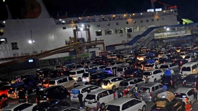 Lebih dari 500 Ribu Orang dan 100 Ribu Kendaraan Tinggalkan Jawa menuju Sumatera