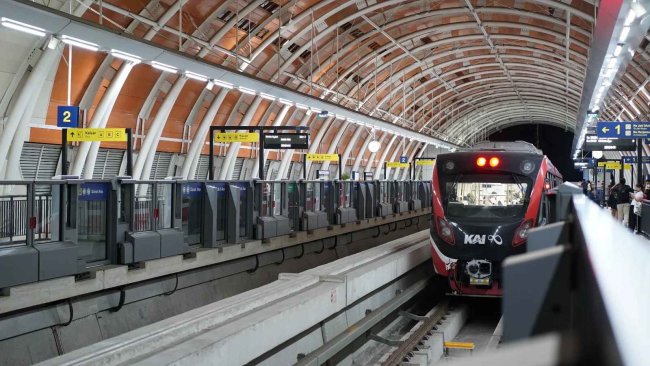 Pengguna Naik 16 persen, KAI Perpanjang Penerapan Penambahan Waktu Layanan Operasi LRT Jabodebek