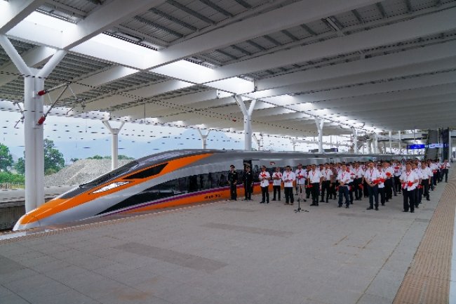 Presiden Joko Widodo dan Presiden Xi Jinping Saksikan Uji Coba Operasional  Kereta Cepat Jakarta-Bandung 