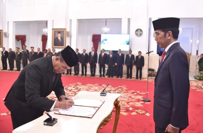 Presiden Joko Widodo Lantik Hinsa Siburian Jadi Kepala BSSN