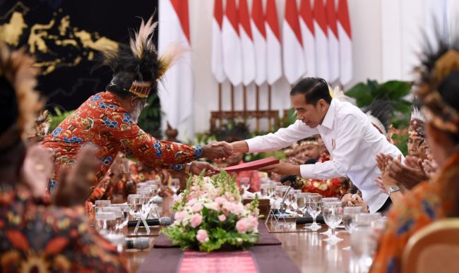 Presiden Jokowi Akan Tempatkan 1.000 Sarjana Muda Papua di BUMN