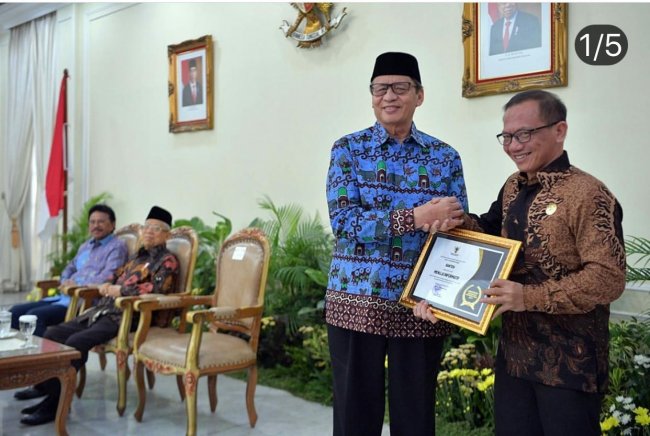 Banten Raih Anugerah  Keterbukaan Informasi Badan Publik