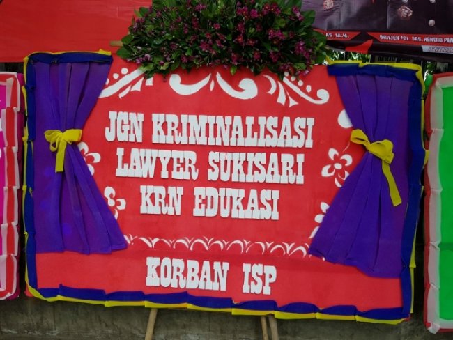 Kirim Belasan Karangan Bunga Ke Polda Metro Jaya, Nasabah KSP Indosurya Minta Jangan Kriminalisasi Lawyer Sukisari 