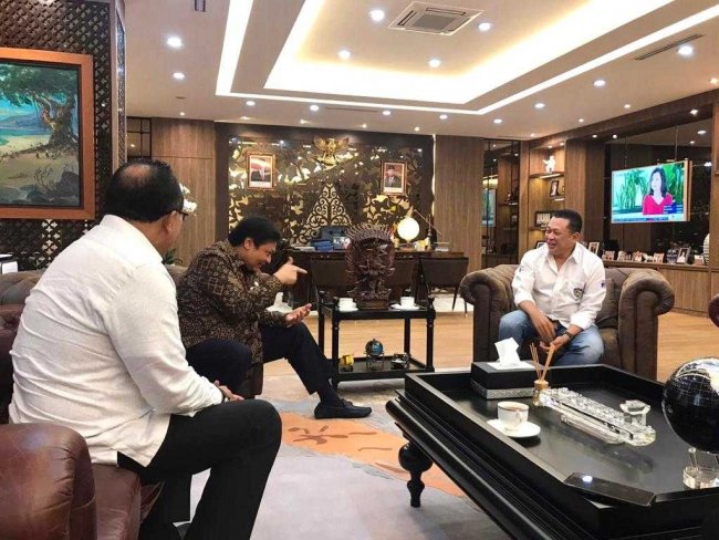 Temui Ketua MPR RI, Menko Airlangga Hartarto Diskusikan UU Ciptaker