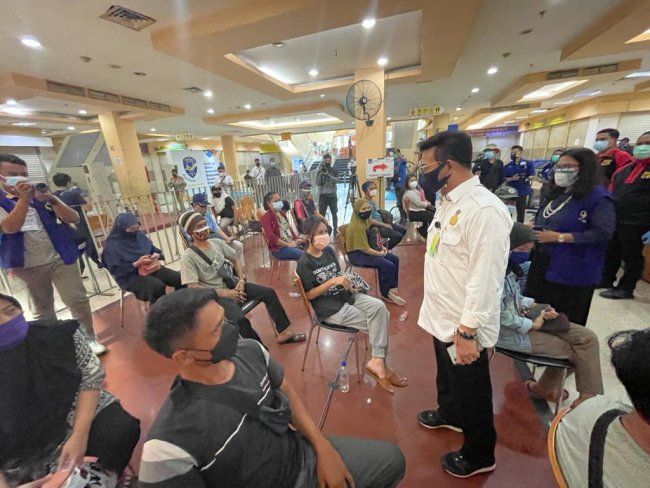 Mentan SYL Kunjungi Pulogadung Trade Center Tinjau Pemberian Vaksin Covid-19