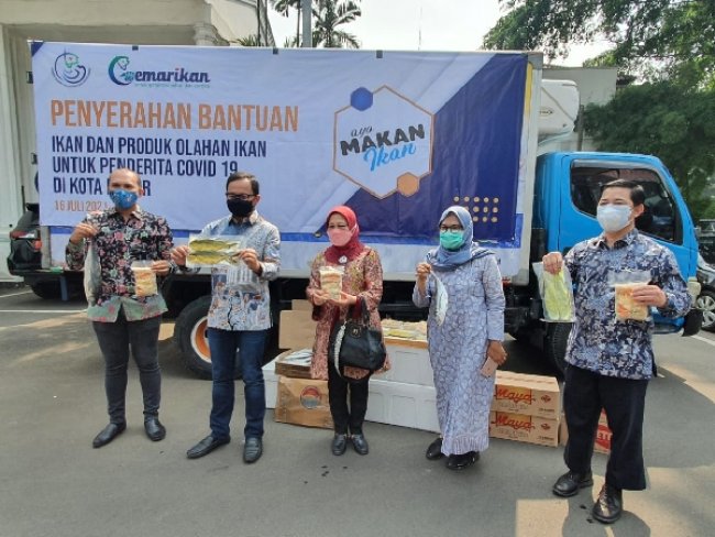 Jaga Imunitas Warga Isoman dan Terdampak Covid-19, KKP Salurkan Bantuan Ikan di Kota Bogor