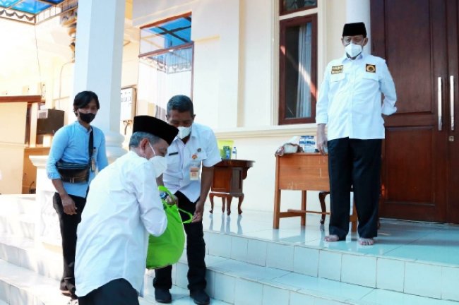 Gubernur WH Lepas 10 Ribu Bantuan Paket Sembako Pemprov Banten 