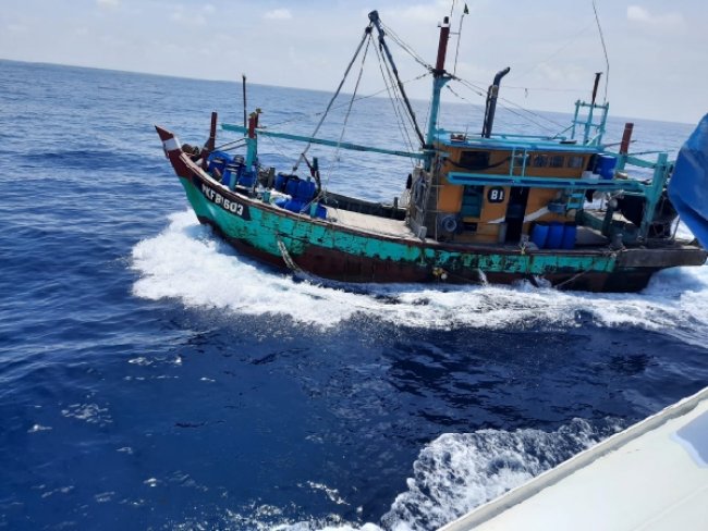 Propeller Kapal Pengawas Sempat Terlilit Tali, KKP Ringkus Kapal Pencuri Ikan Asal Malaysia