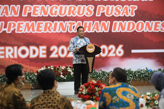 Ketua Umum MIPI Lantik dan Kukuhkan Dewan Pengurus Pusat Periode 2021-2026