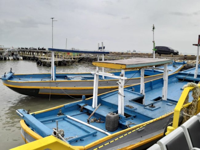 Kemenhub Serahkan Bantuan 5 Unit Kapal Penangkap Ikan Untuk Nelayan Patimban