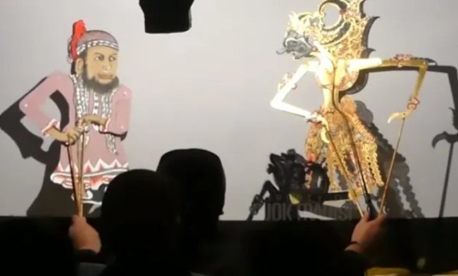 Wayang Dibanting Dalang di Yogya