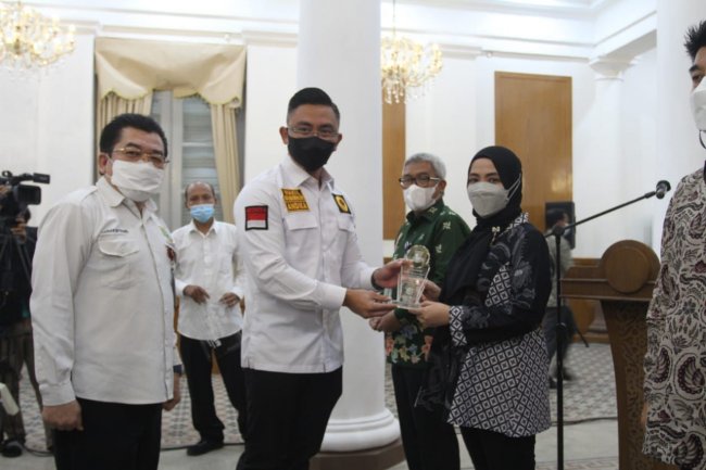 Beri Penghargaan Kepada 433 Perusahaan, Wagub Andika: Kepatuhan K3 Perusahaan di Banten Naik 40%