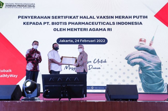 Serahkan Sertifikat Halal Vaksin Merah Putih, Menag: Dengan Status Halal, Vaksin Punya Keunggulan