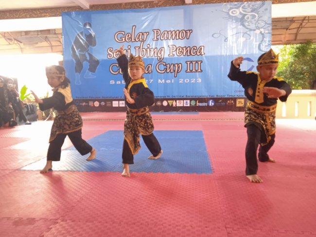 Pencinta Wayang Golek  Bogor Raya Apresiasi Event Corona Cup 3 