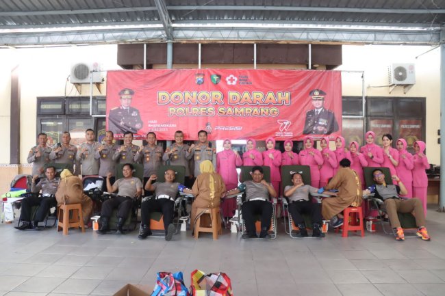 Sambut HUT Bhayangkara Ke-77 Tahun 2023, Polres Sampang Gelar Donor Darah