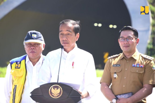Konektivitas Jalan Tol Cisumdawu, Presiden Jokowi: Banyak Negara yang Ingin Berinvestasi di Bandara Kertajati