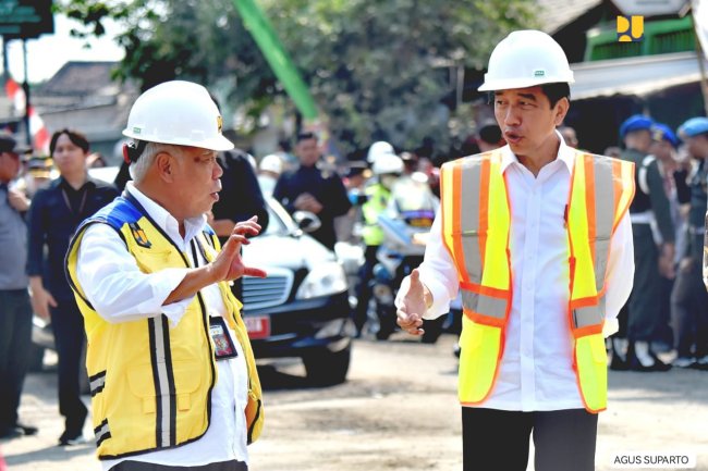 Menteri Basuki Dampingi Presiden Jokowi Tinjau Penanganan Jalan Daerah di Kabupaten Sragen