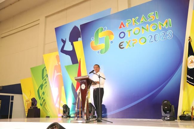 Tutup AOE 2023, Menteri Investasi Bahlil Puji Apkasi Dorong Terciptanya Kawasan Pertumbuhan Ekonomi Baru