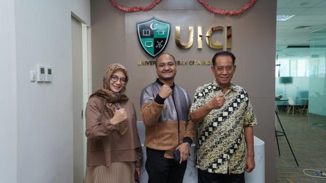 Senator Asal Aceh Diangkat Rektor UICI Dalam Mengembangkan Layanan Digital Pemerintah Lembaga Pengabdian Masyarakat