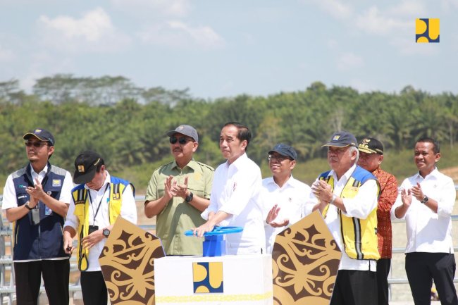 Suplai Air Baku untuk IKN Nusantara, Menteri Basuki Dampingi Presiden Jokowi Mulai Pengisian Bendungan Sepaku Semoi