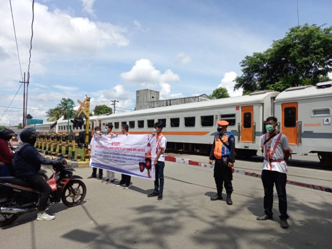 Soal Kecelakaan di Perlintasan Bandung Barat, KAI Imbau Masyarakat Disiplin Berlalu Lintas di Perlintasan 
