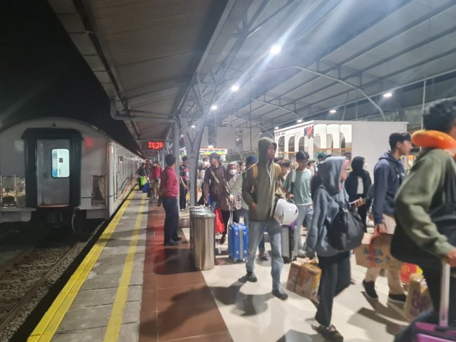 Pasca Libur Nataru, 488.715 Pengguna Kereta Api Jarak Jauh Datang di Wilayah KAI Daop 1 Jakarta